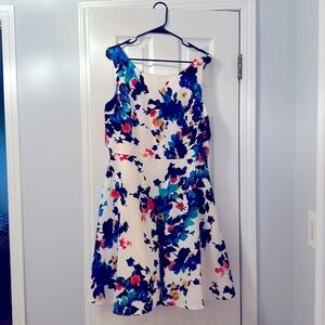 NWT Betsey Johnson Floral White Cut Out Sleeveless Dress Size 14